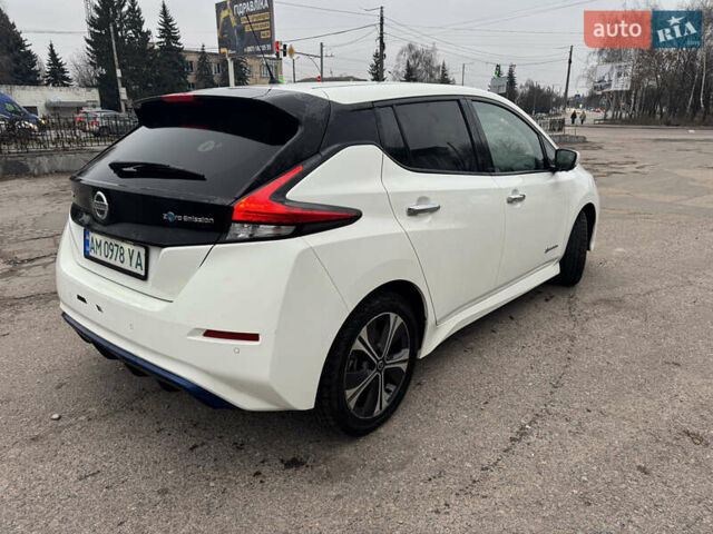 Белый Ниссан Лиф, объемом двигателя 0 л и пробегом 65 тыс. км за 13200 $, фото 4 на Automoto.ua