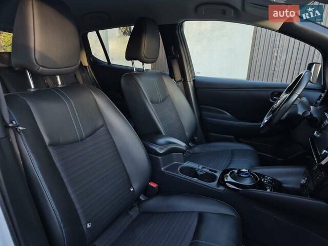 Белый Ниссан Лиф, объемом двигателя 0 л и пробегом 161 тыс. км за 13290 $, фото 16 на Automoto.ua