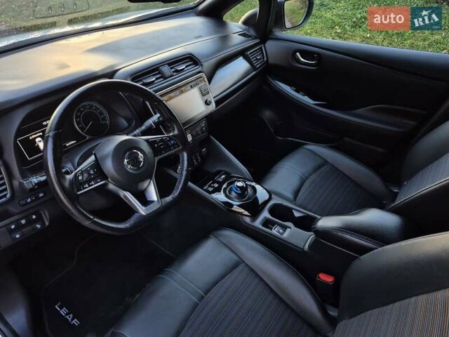 Белый Ниссан Лиф, объемом двигателя 0 л и пробегом 161 тыс. км за 13290 $, фото 35 на Automoto.ua