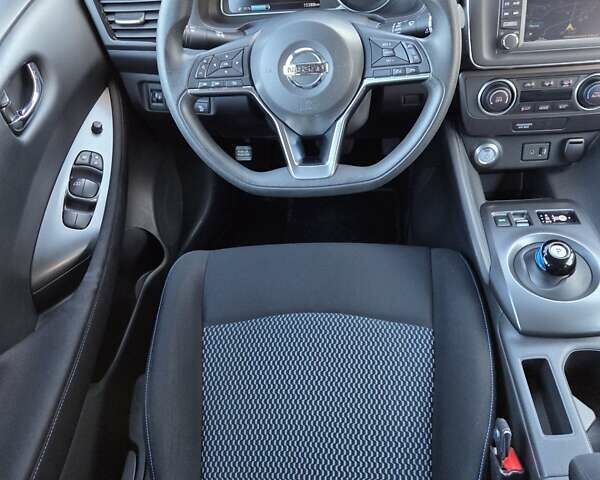 Білий Ніссан Ліф, об'ємом двигуна 0 л та пробігом 15 тис. км за 13400 $, фото 19 на Automoto.ua