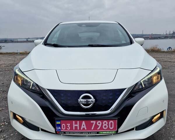 Белый Ниссан Лиф, объемом двигателя 0 л и пробегом 133 тыс. км за 11998 $, фото 4 на Automoto.ua