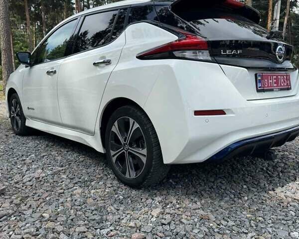 Белый Ниссан Лиф, объемом двигателя 0 л и пробегом 113 тыс. км за 14800 $, фото 9 на Automoto.ua