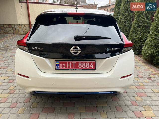 Белый Ниссан Лиф, объемом двигателя 0 л и пробегом 133 тыс. км за 12250 $, фото 5 на Automoto.ua