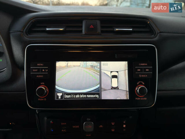 Белый Ниссан Лиф, объемом двигателя 0 л и пробегом 97 тыс. км за 12999 $, фото 16 на Automoto.ua