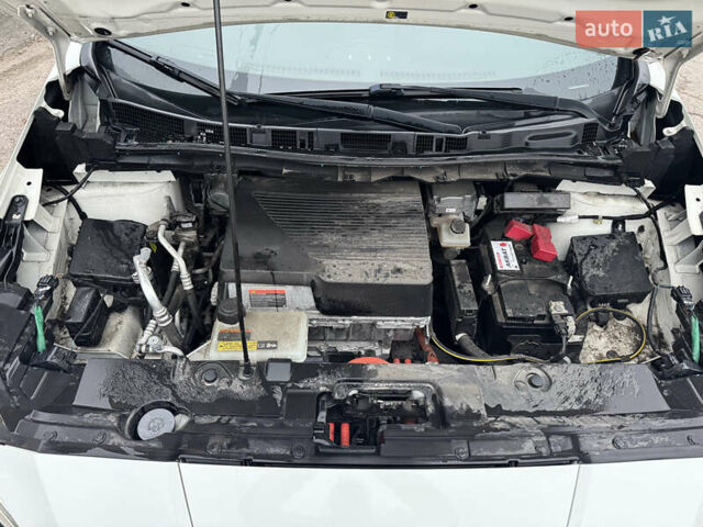 Белый Ниссан Лиф, объемом двигателя 0 л и пробегом 65 тыс. км за 13200 $, фото 19 на Automoto.ua