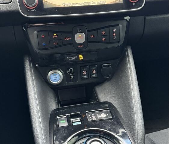 Білий Ніссан Ліф, об'ємом двигуна 0 л та пробігом 75 тис. км за 15700 $, фото 18 на Automoto.ua