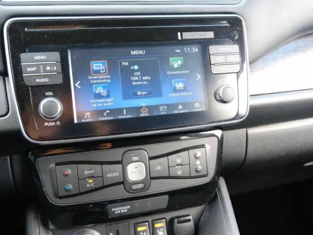 Белый Ниссан Лиф, объемом двигателя 0 л и пробегом 40 тыс. км за 6900 $, фото 10 на Automoto.ua