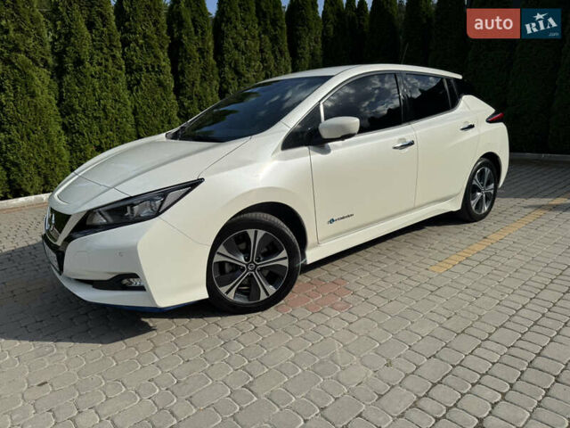 Білий Ніссан Ліф, об'ємом двигуна 0 л та пробігом 146 тис. км за 15700 $, фото 2 на Automoto.ua