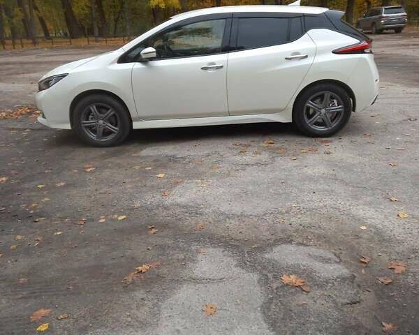 Білий Ніссан Ліф, об'ємом двигуна 0 л та пробігом 47 тис. км за 13700 $, фото 6 на Automoto.ua