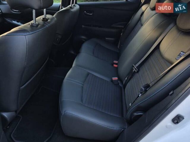 Белый Ниссан Лиф, объемом двигателя 0 л и пробегом 161 тыс. км за 13290 $, фото 24 на Automoto.ua