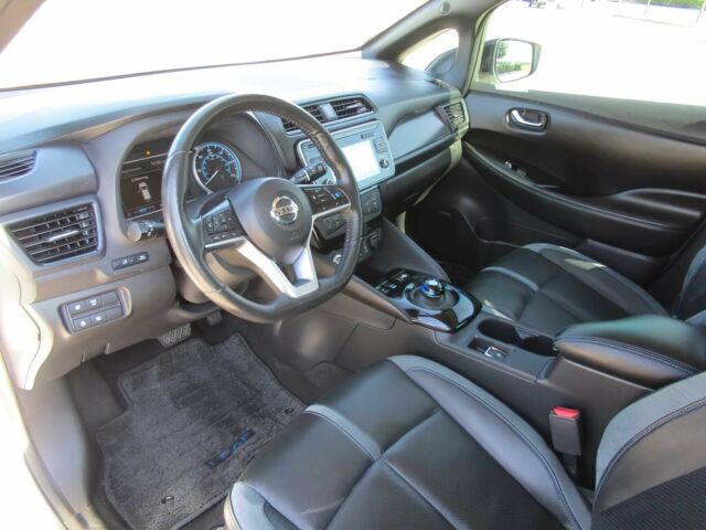 Білий Ніссан Ліф, об'ємом двигуна 0 л та пробігом 44 тис. км за 14000 $, фото 7 на Automoto.ua