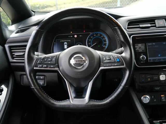 Белый Ниссан Лиф, объемом двигателя 0 л и пробегом 44 тыс. км за 3900 $, фото 9 на Automoto.ua