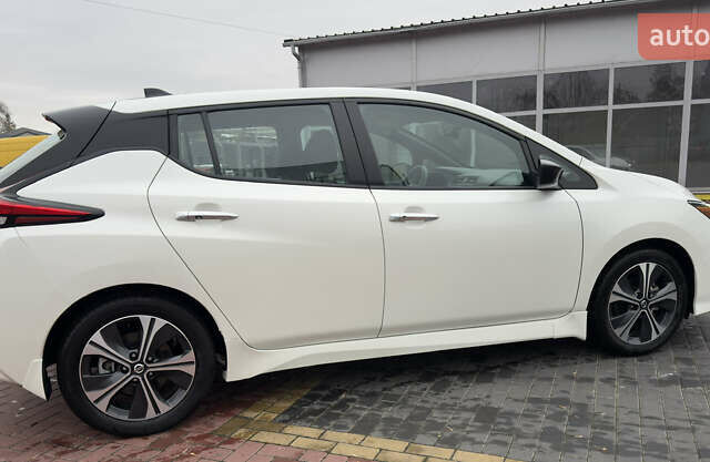 Белый Ниссан Лиф, объемом двигателя 0 л и пробегом 30 тыс. км за 15300 $, фото 5 на Automoto.ua