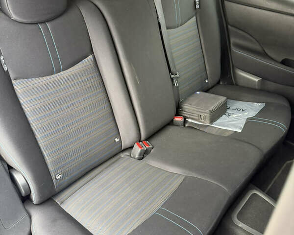 Білий Ніссан Ліф, об'ємом двигуна 0 л та пробігом 105 тис. км за 15100 $, фото 22 на Automoto.ua