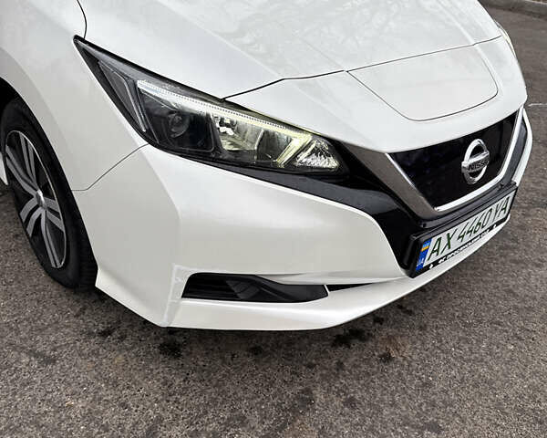 Белый Ниссан Лиф, объемом двигателя 0 л и пробегом 58 тыс. км за 13500 $, фото 20 на Automoto.ua