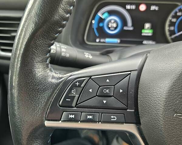 Белый Ниссан Лиф, объемом двигателя 0 л и пробегом 51 тыс. км за 14150 $, фото 11 на Automoto.ua