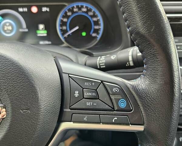 Белый Ниссан Лиф, объемом двигателя 0 л и пробегом 51 тыс. км за 14150 $, фото 15 на Automoto.ua