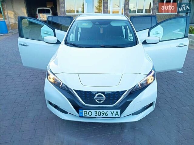 Белый Ниссан Лиф, объемом двигателя 0 л и пробегом 230 тыс. км за 11900 $, фото 13 на Automoto.ua