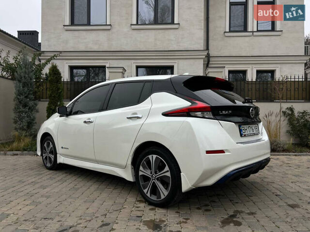 Белый Ниссан Лиф, объемом двигателя 0 л и пробегом 29 тыс. км за 17900 $, фото 13 на Automoto.ua