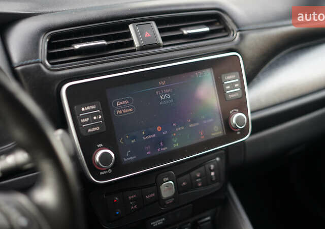 Белый Ниссан Лиф, объемом двигателя 0 л и пробегом 106 тыс. км за 16500 $, фото 22 на Automoto.ua