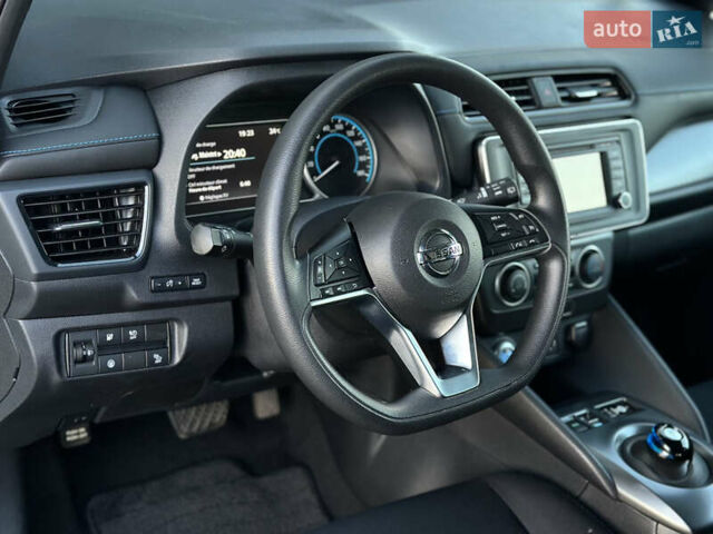 Белый Ниссан Лиф, объемом двигателя 0 л и пробегом 35 тыс. км за 12700 $, фото 37 на Automoto.ua