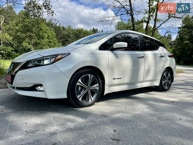 Білий Ніссан Ліф, об'ємом двигуна 0 л та пробігом 22 тис. км за 15000 $, фото 9 на Automoto.ua