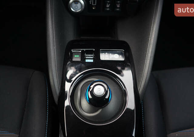 Белый Ниссан Лиф, объемом двигателя 0 л и пробегом 106 тыс. км за 16500 $, фото 32 на Automoto.ua