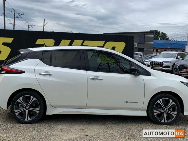 Белый Ниссан Лиф, объемом двигателя 40 л и пробегом 42 тыс. км за 19200 $, фото 3 на Automoto.ua