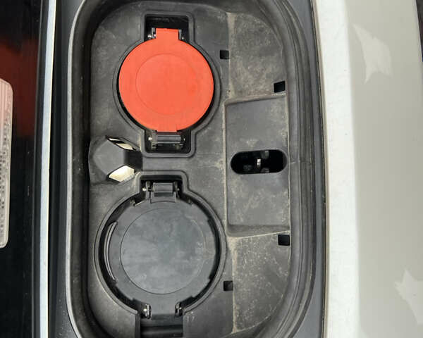 Белый Ниссан Лиф, объемом двигателя 0 л и пробегом 133 тыс. км за 12250 $, фото 34 на Automoto.ua