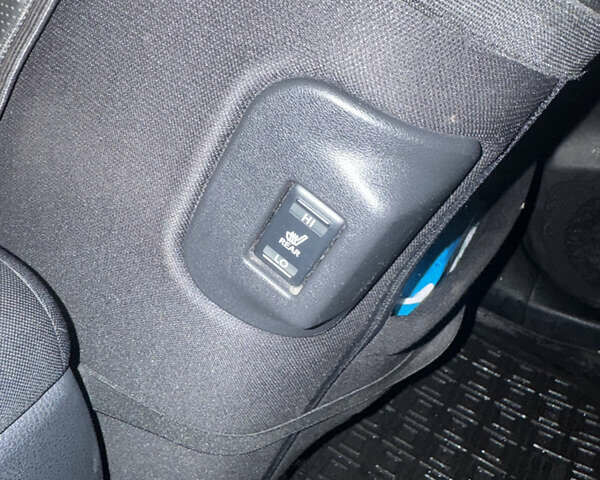 Белый Ниссан Лиф, объемом двигателя 0 л и пробегом 65 тыс. км за 13200 $, фото 16 на Automoto.ua