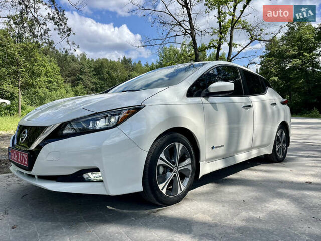 Білий Ніссан Ліф, об'ємом двигуна 0 л та пробігом 22 тис. км за 15000 $, фото 1 на Automoto.ua
