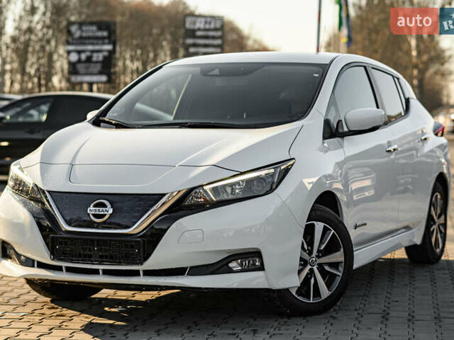 Белый Ниссан Лиф, объемом двигателя 0 л и пробегом 49 тыс. км за 13750 $, фото 2 на Automoto.ua