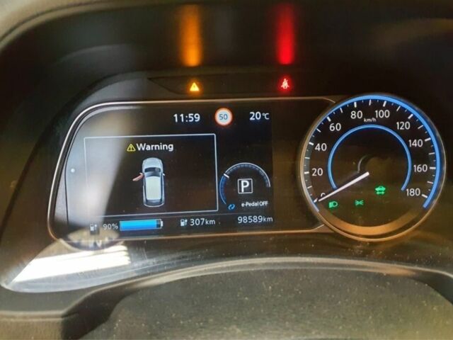 Білий Ніссан Ліф, об'ємом двигуна 0 л та пробігом 98 тис. км за 15900 $, фото 4 на Automoto.ua