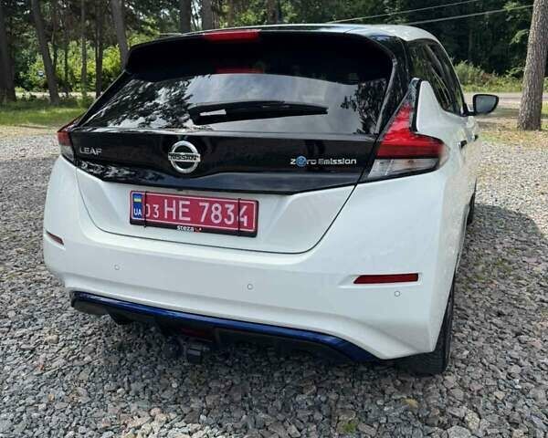 Белый Ниссан Лиф, объемом двигателя 0 л и пробегом 113 тыс. км за 14800 $, фото 12 на Automoto.ua