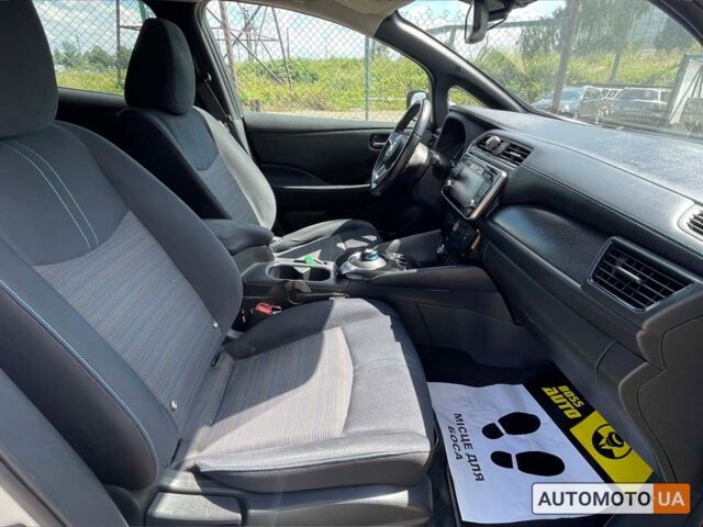 Белый Ниссан Лиф, объемом двигателя 40 л и пробегом 125 тыс. км за 12900 $, фото 21 на Automoto.ua