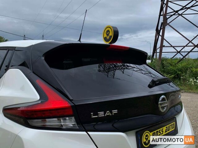 Белый Ниссан Лиф, объемом двигателя 40 л и пробегом 42 тыс. км за 19200 $, фото 6 на Automoto.ua