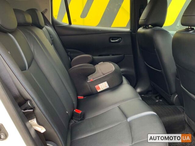 Белый Ниссан Лиф, объемом двигателя 40 л и пробегом 42 тыс. км за 19200 $, фото 20 на Automoto.ua