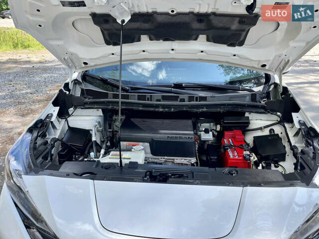 Білий Ніссан Ліф, об'ємом двигуна 0 л та пробігом 22 тис. км за 15000 $, фото 41 на Automoto.ua