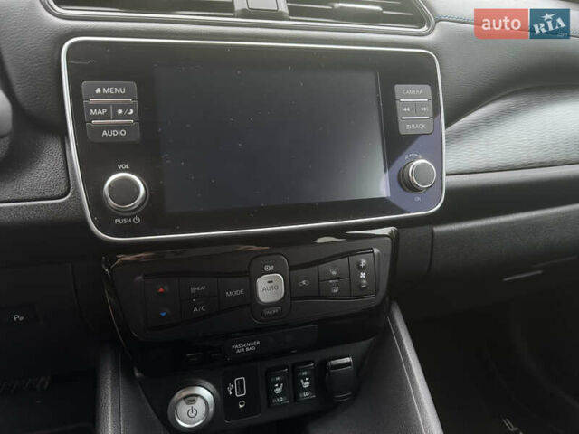 Белый Ниссан Лиф, объемом двигателя 0 л и пробегом 119 тыс. км за 14700 $, фото 17 на Automoto.ua