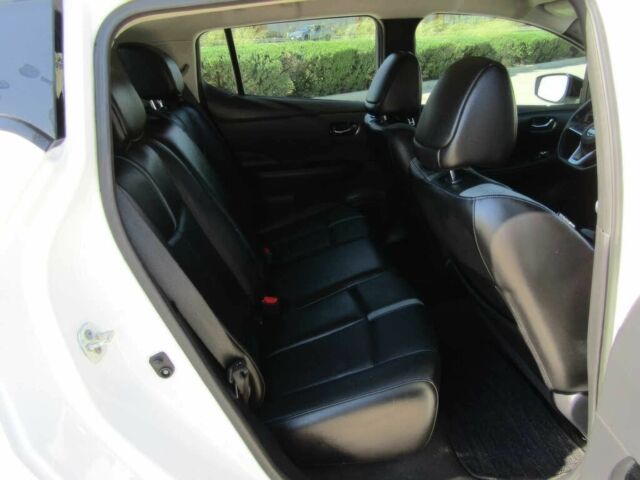 Белый Ниссан Лиф, объемом двигателя 0 л и пробегом 39 тыс. км за 8500 $, фото 10 на Automoto.ua