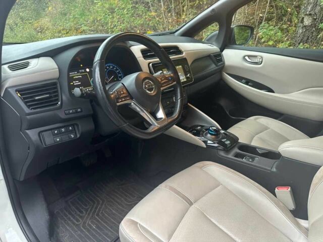 Білий Ніссан Ліф, об'ємом двигуна 0 л та пробігом 91 тис. км за 13000 $, фото 7 на Automoto.ua