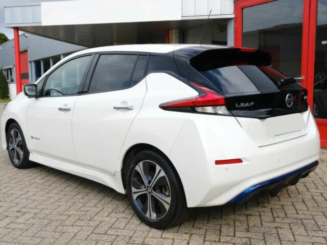 Белый Ниссан Лиф, объемом двигателя 0 л и пробегом 44 тыс. км за 3900 $, фото 3 на Automoto.ua