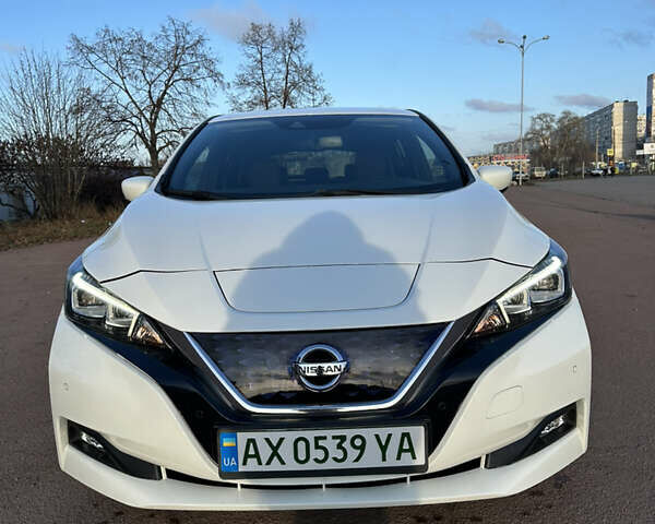 Белый Ниссан Лиф, объемом двигателя 0 л и пробегом 19 тыс. км за 16100 $, фото 1 на Automoto.ua