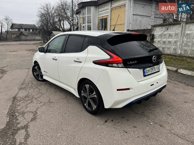 Белый Ниссан Лиф, объемом двигателя 0 л и пробегом 65 тыс. км за 13200 $, фото 3 на Automoto.ua