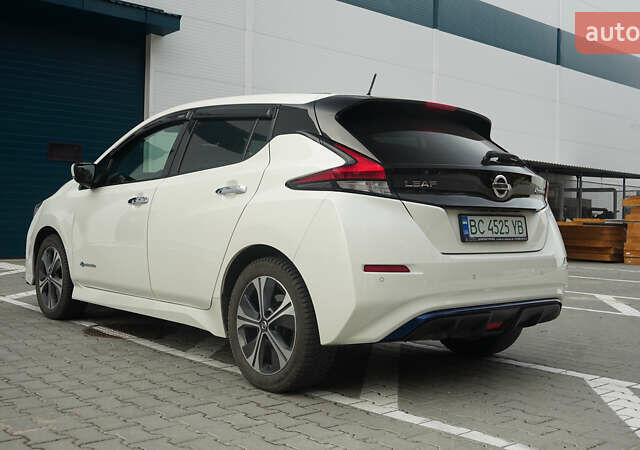 Белый Ниссан Лиф, объемом двигателя 0 л и пробегом 106 тыс. км за 16500 $, фото 8 на Automoto.ua