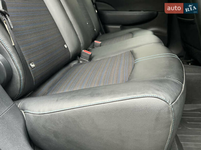 Белый Ниссан Лиф, объемом двигателя 0 л и пробегом 133 тыс. км за 12250 $, фото 21 на Automoto.ua