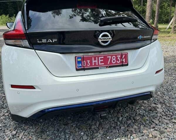 Белый Ниссан Лиф, объемом двигателя 0 л и пробегом 113 тыс. км за 14800 $, фото 13 на Automoto.ua