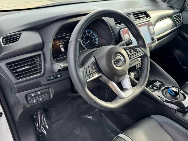 Белый Ниссан Лиф, объемом двигателя 0 л и пробегом 49 тыс. км за 9500 $, фото 8 на Automoto.ua