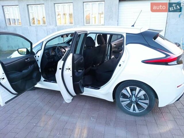 Белый Ниссан Лиф, объемом двигателя 0 л и пробегом 230 тыс. км за 11900 $, фото 9 на Automoto.ua