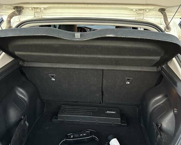 Білий Ніссан Ліф, об'ємом двигуна 0 л та пробігом 83 тис. км за 14000 $, фото 2 на Automoto.ua